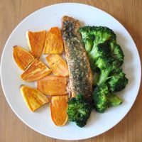 Quick and healthy baked salmon dinner
