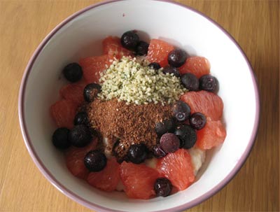 Blueberry and grapefruit porridge