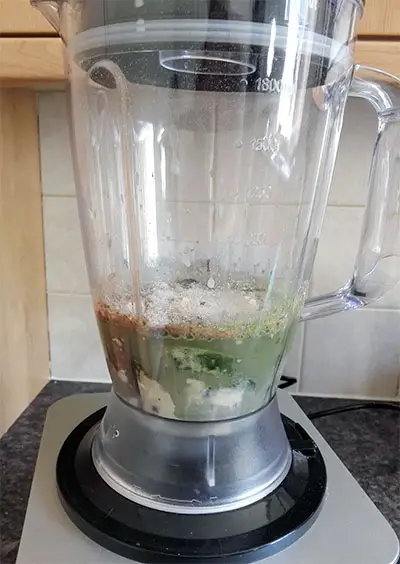 smoothie with Lean Greens Supergreens Powder