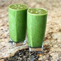 How to make a green smoothie at home