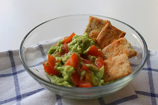 guacamole with crackers