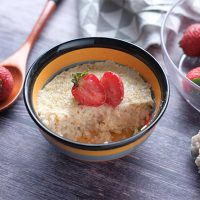 oatmeal porridge with strawberries